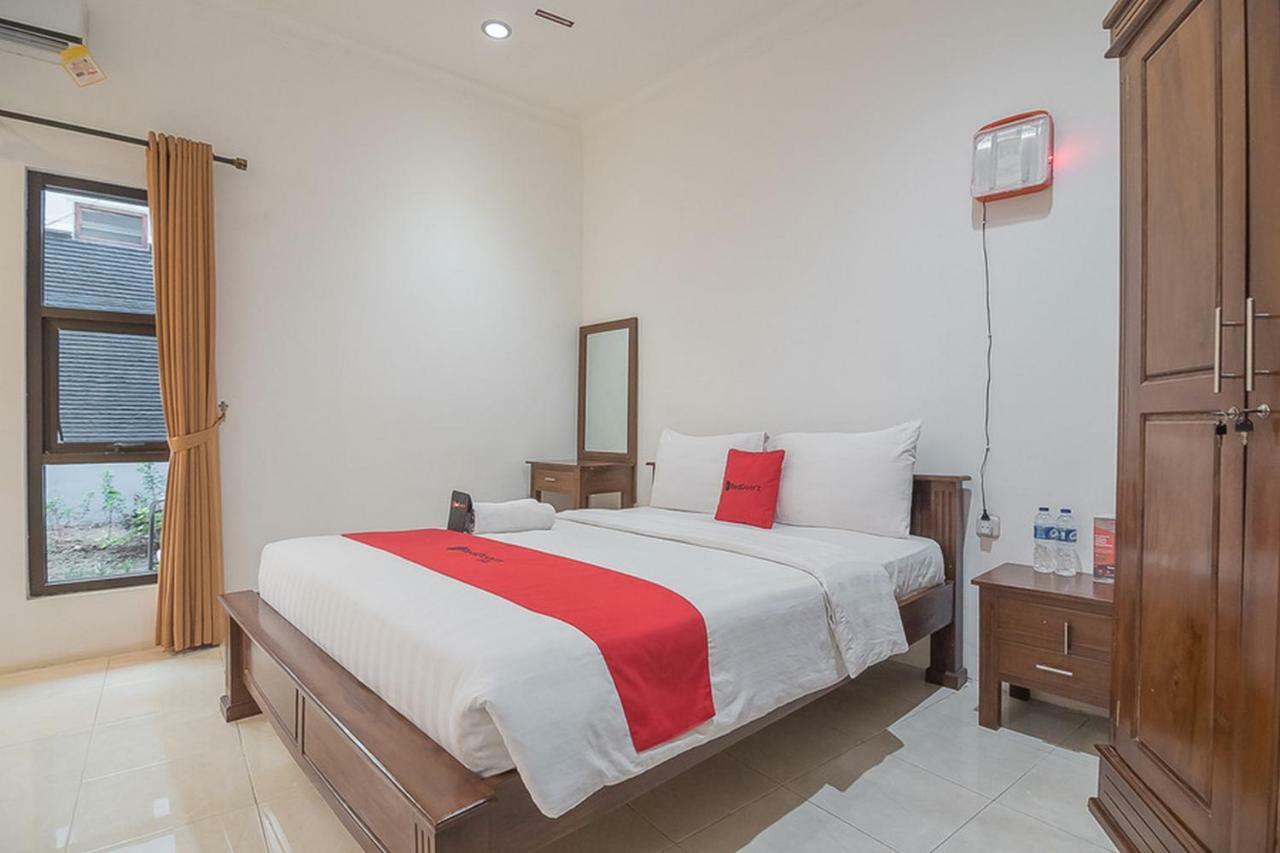Reddoorz Near Jatinangor Town Square Hotel Exterior photo