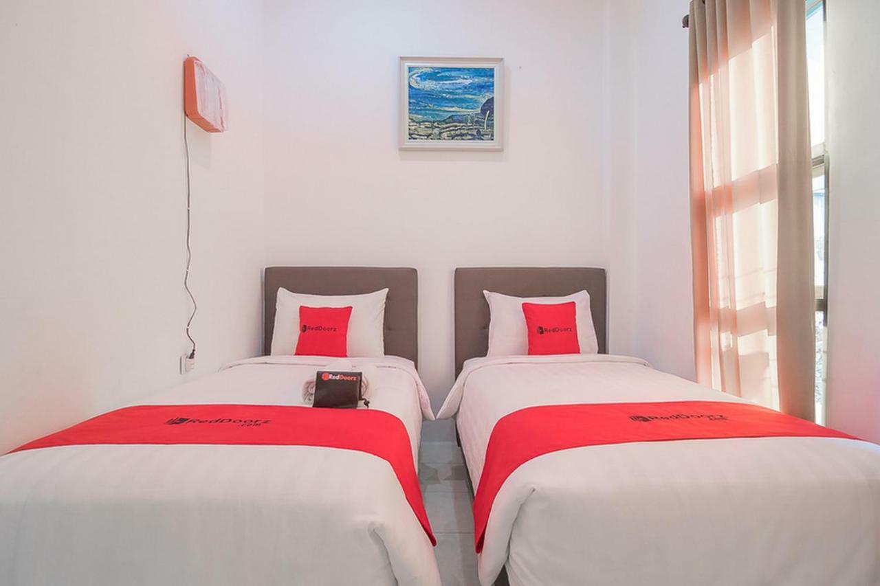Reddoorz Near Jatinangor Town Square Hotel Exterior photo